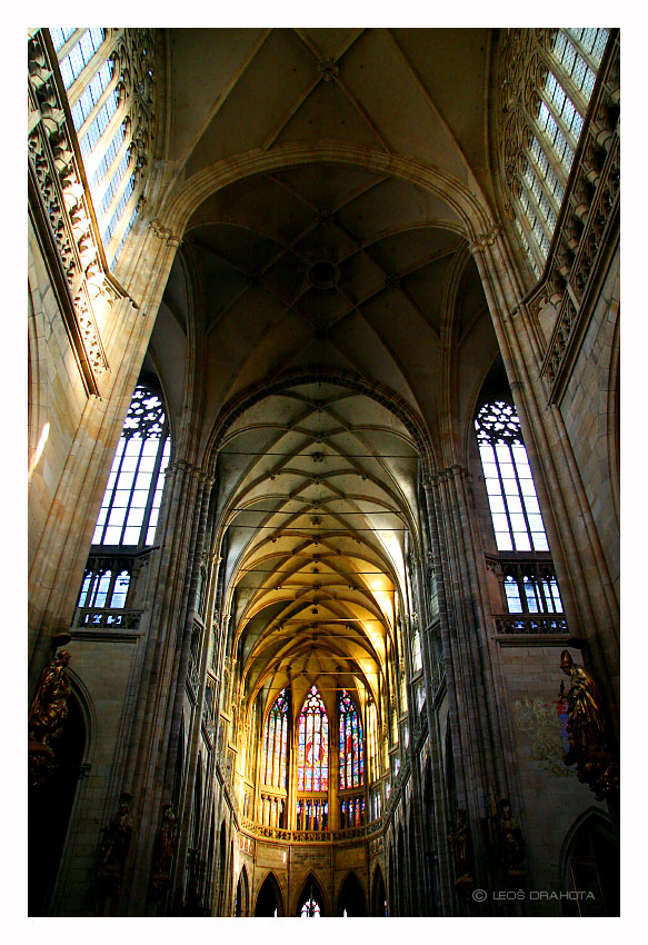 Gotická část hlavní lodě katedrály sv. Víta (2007) 3998